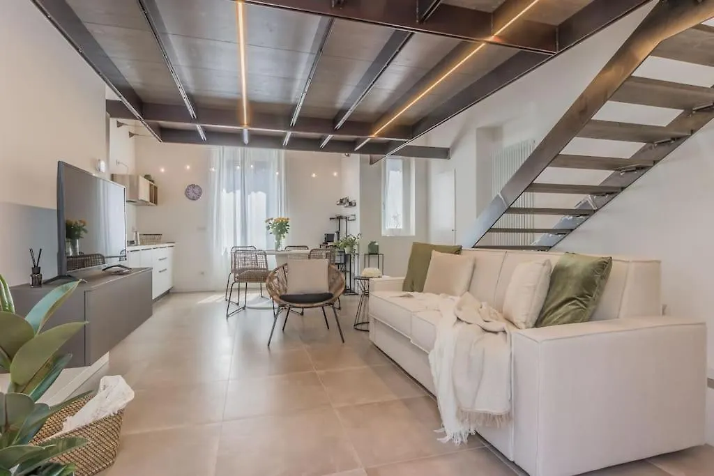 La Casa Di Carla Villa Mandello del Lario 0*,