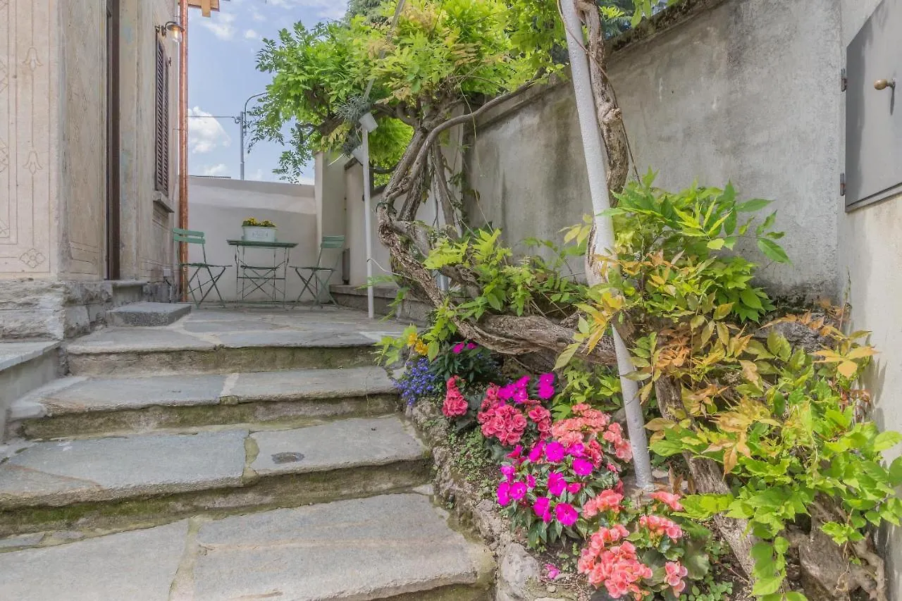 La Casa Di Carla Villa Mandello del Lario 0*,